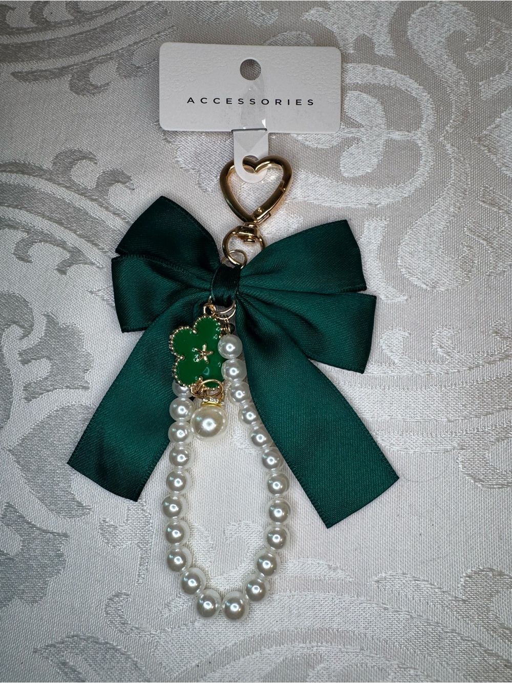 NWT Accessories Green Bow with Pearl Strand Keychain bag charm